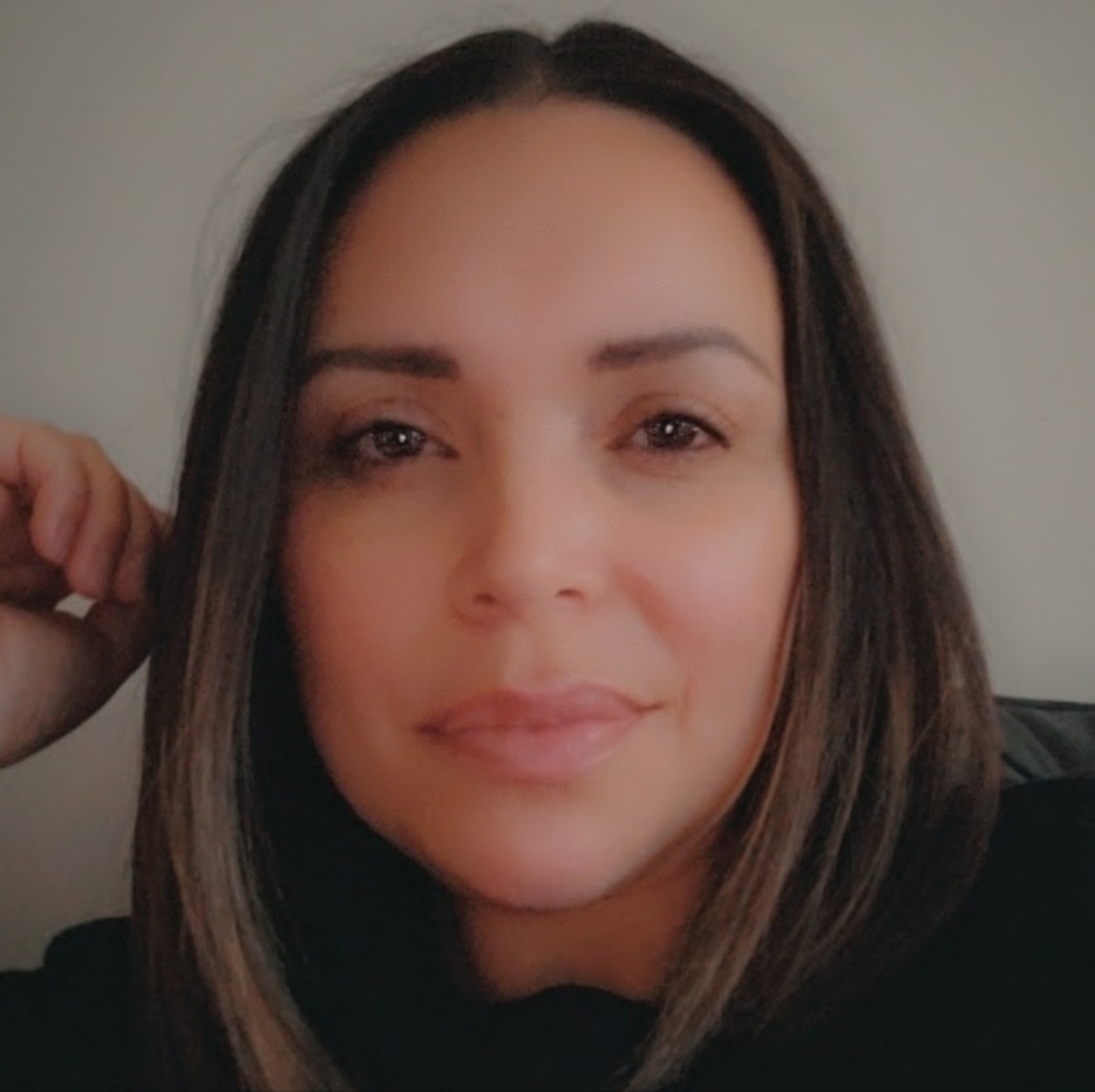Meet your Posher, Mia